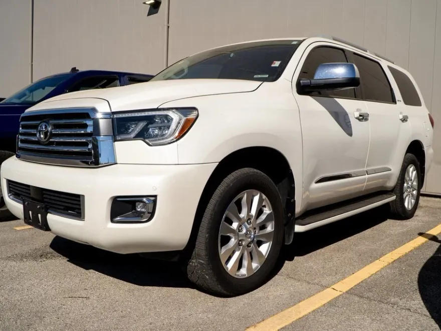 2021 Toyota Sequoia Platinum photo 1