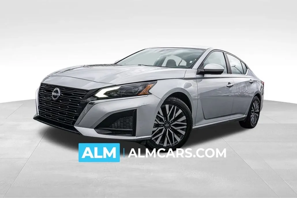 2023 Nissan Altima 2.5 SV photo 1