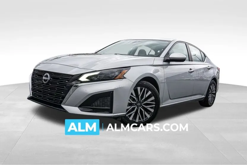 2023 Nissan Altima 2.5 SV photo 1