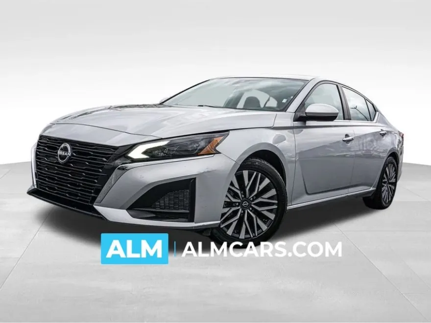2023 Nissan Altima 2.5 SV photo 1