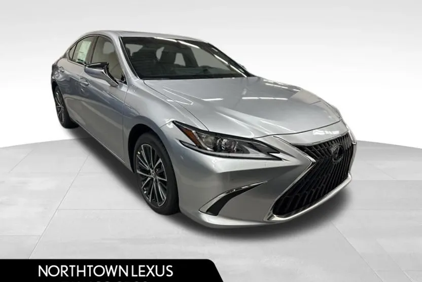 2025 Lexus ES 300h photo 1