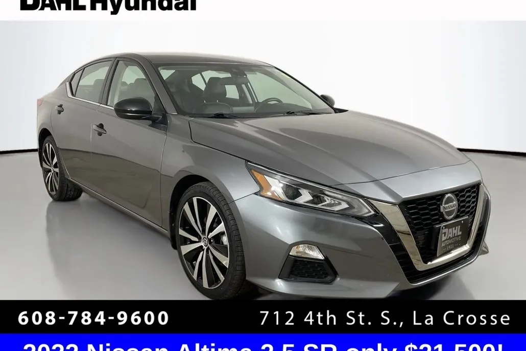 2022 Nissan Altima 2.5 SR photo 1