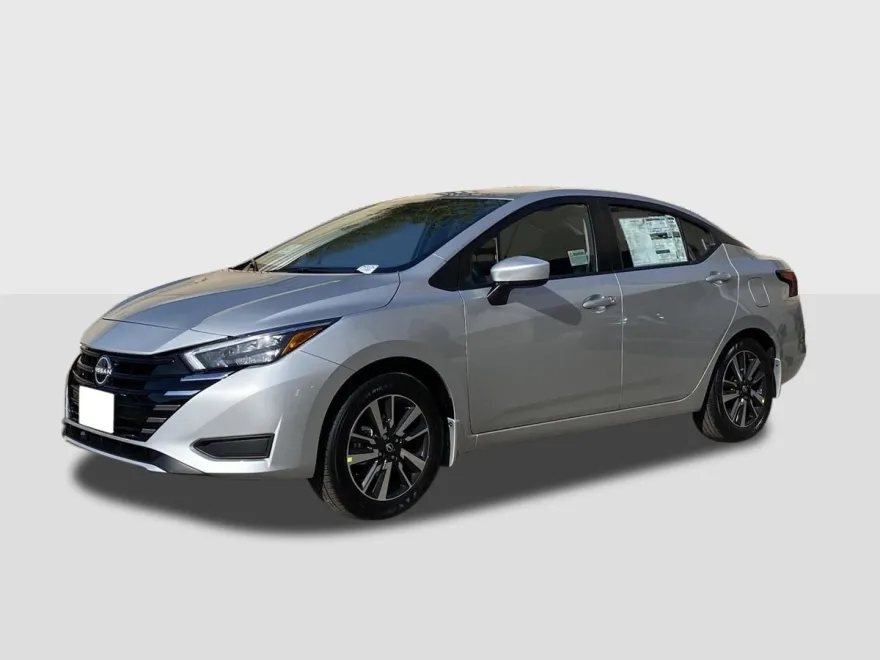 2025 Nissan Versa 1.6 SV photo 1