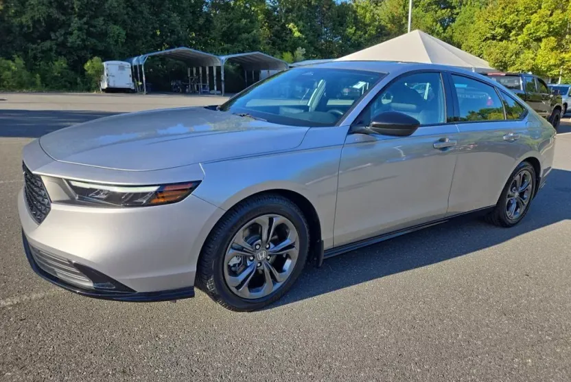 2024 Honda Accord Hybrid Sport-L photo 1