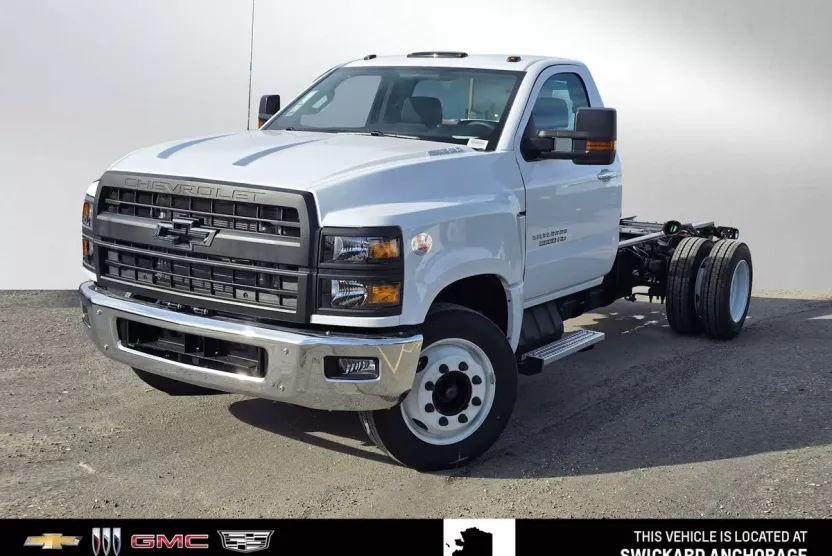 2023 Chevrolet Silverado 5500HD Work Truck photo 1