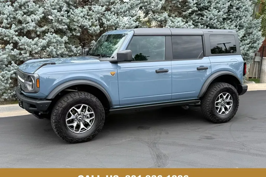 2024 Ford Bronco Badlands photo 1