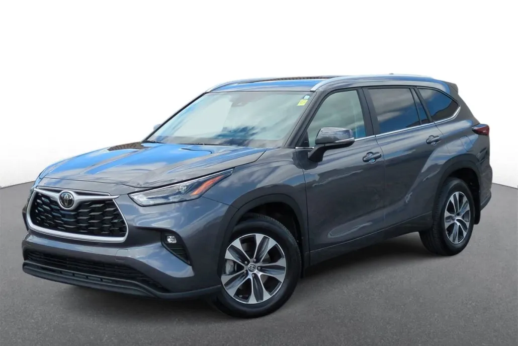 2024 Toyota Highlander XLE photo 1