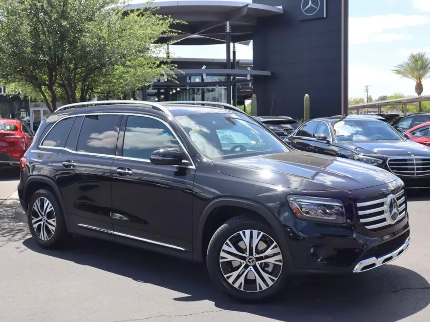 2024 Mercedes Benz GLB 250 photo 1