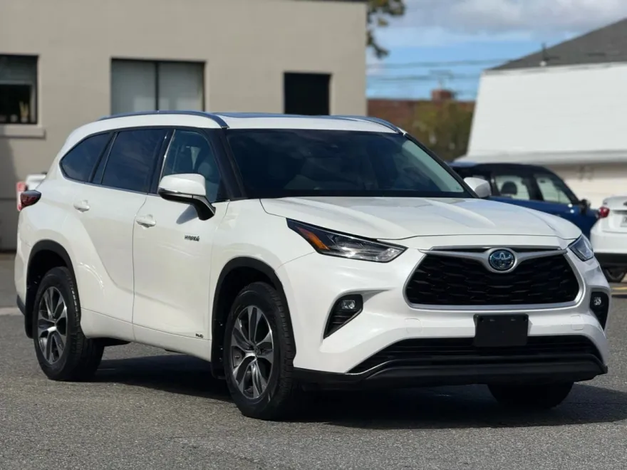2021 Toyota Highlander Hybrid XLE Sport photo 1