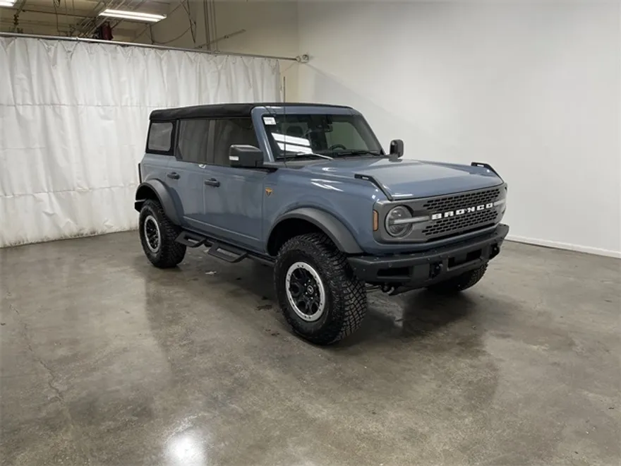 2024 Ford Bronco Badlands photo 1