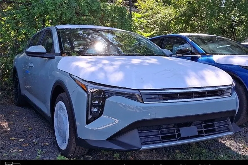 2025 Kia K4 EX photo 1