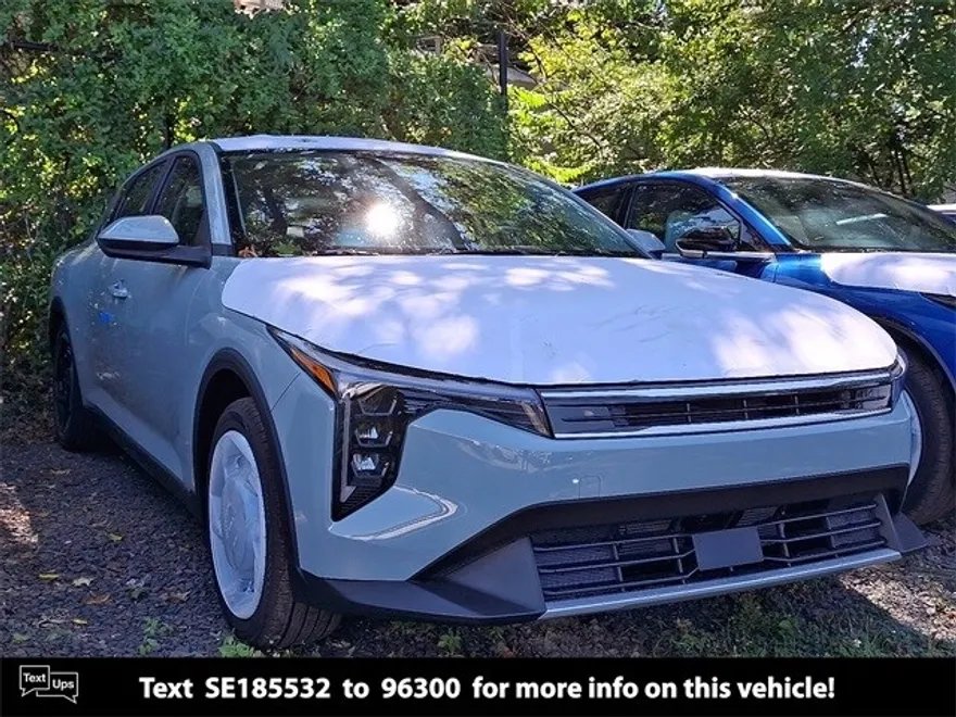 2025 Kia K4 EX photo 1