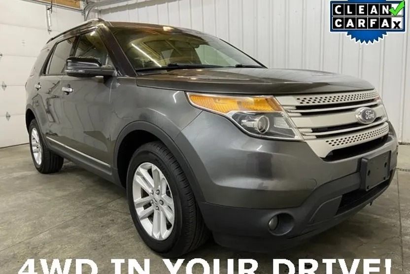 2015 Ford Explorer XLT photo 1