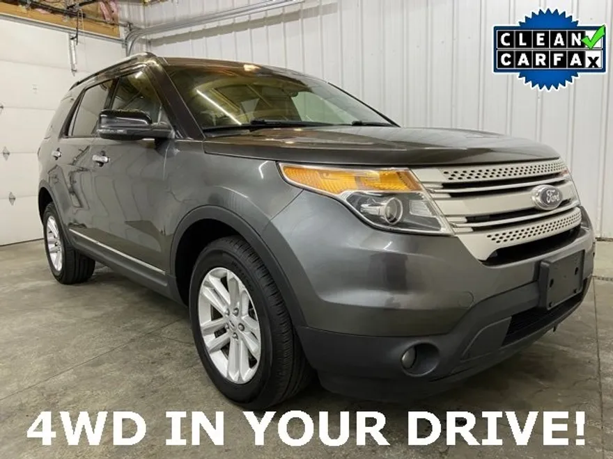 2015 Ford Explorer XLT photo 1