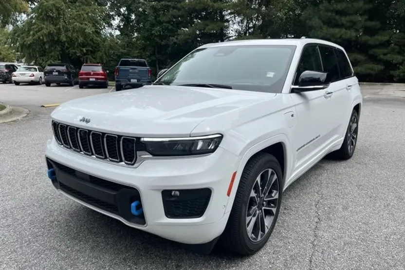 2022 Jeep Cherokee Overland 4xe photo 1