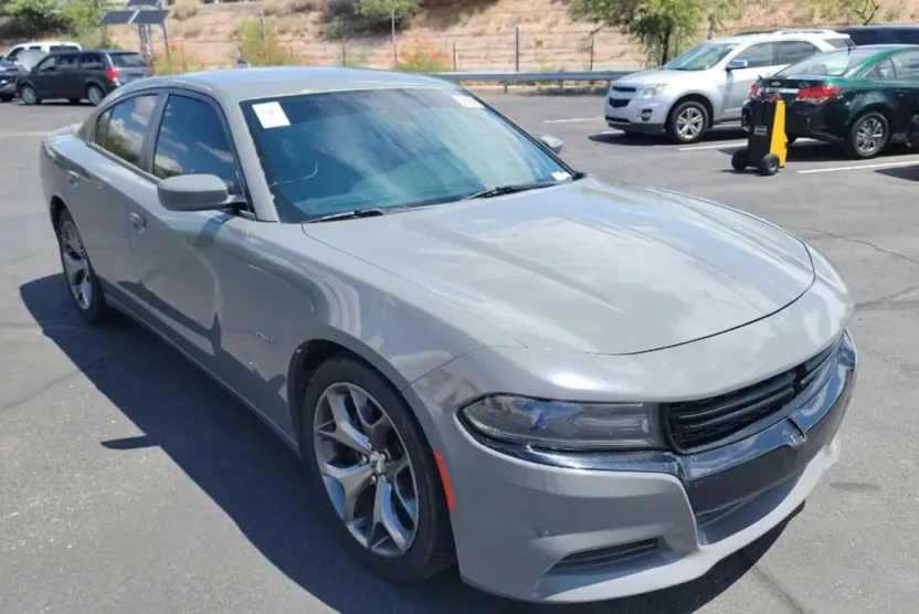 2017 Dodge Charger R/T photo 1
