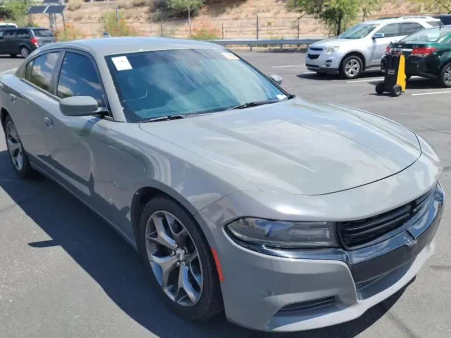 2017 Dodge Charger R/T photo 1