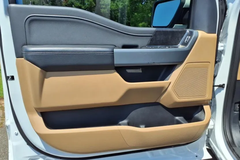 2023 Ford F-150 XLT photo 1