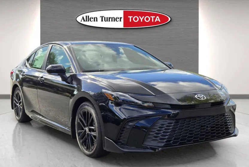 2026 Toyota Camry SE photo 1