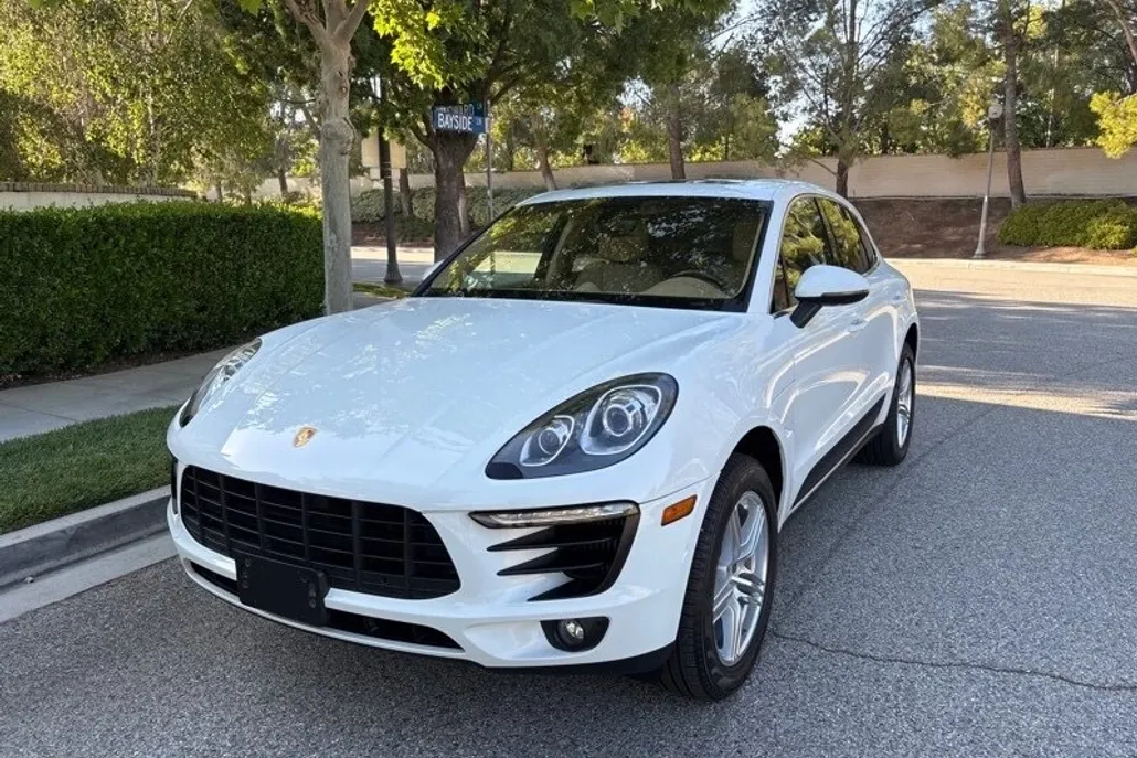 2016 Porsche Macan S photo 1
