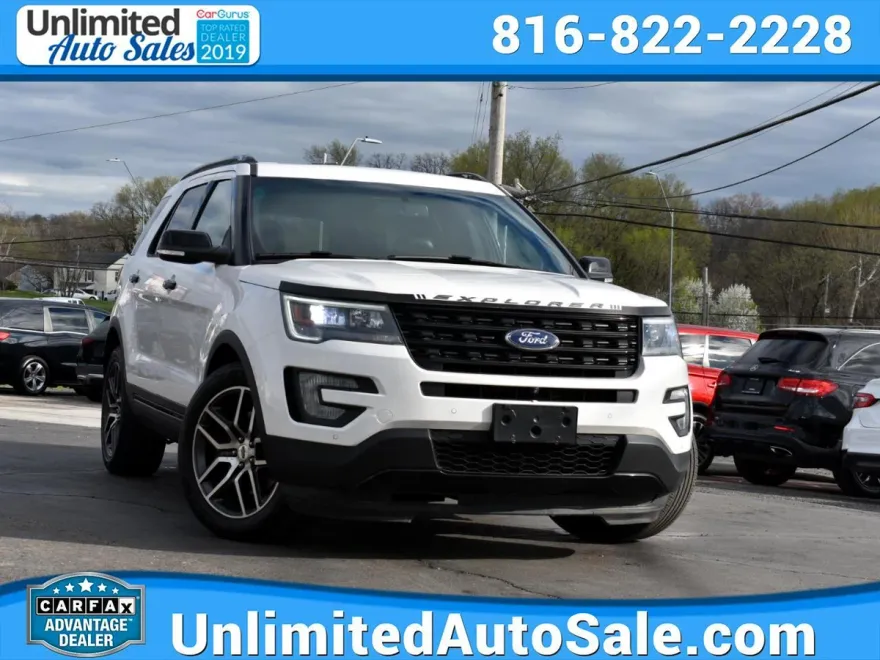 2017 Ford Explorer Sport photo 1