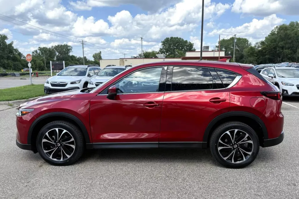 2022 Mazda CX-5 Premium Plus photo 1