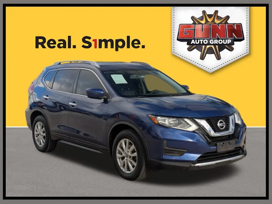 2017 Nissan Rogue SV photo 1