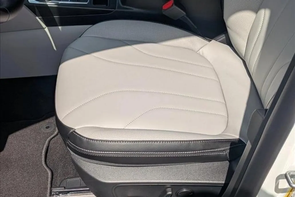2025 Ford Escape Platinum photo 1