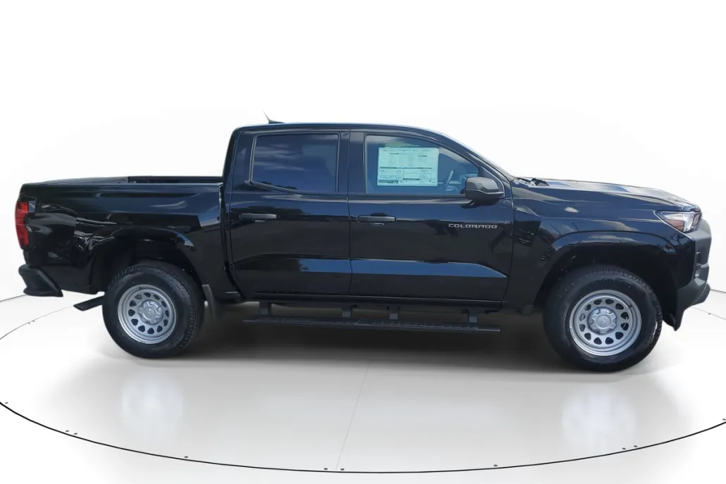 2026 Chevrolet Colorado Work Truck photo 1