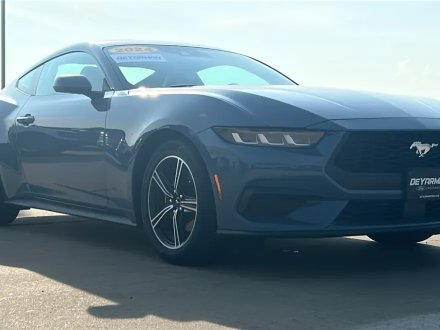 2024 Ford Mustang EcoBoost photo 1
