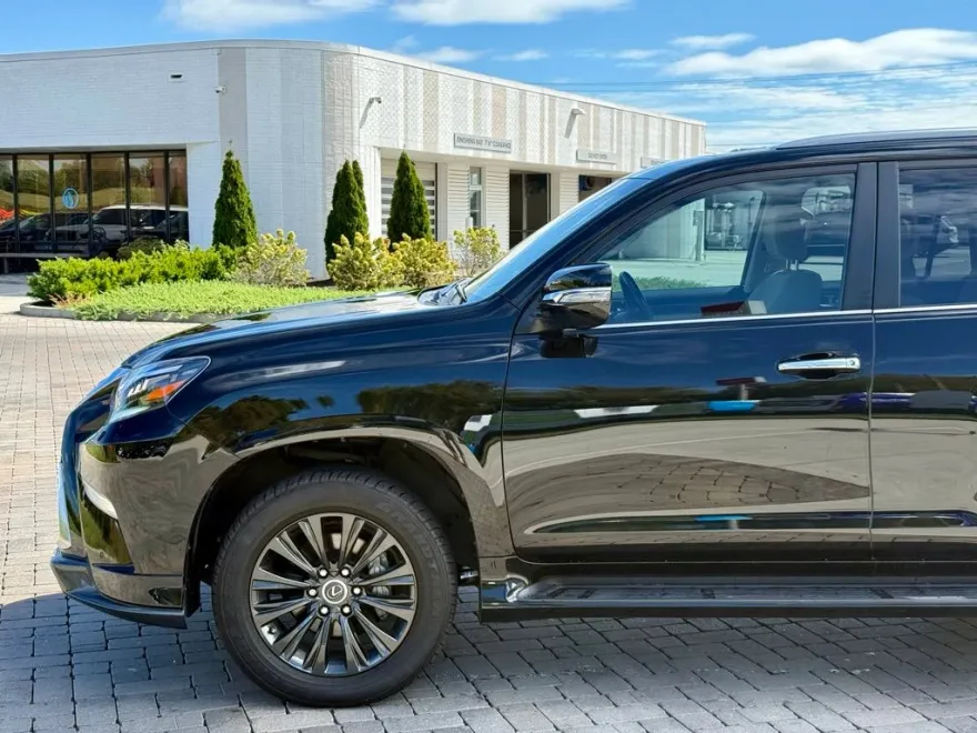 2023 Lexus GX 460 Premium photo 1