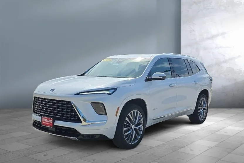 2025 Buick Enclave Avenir photo 1