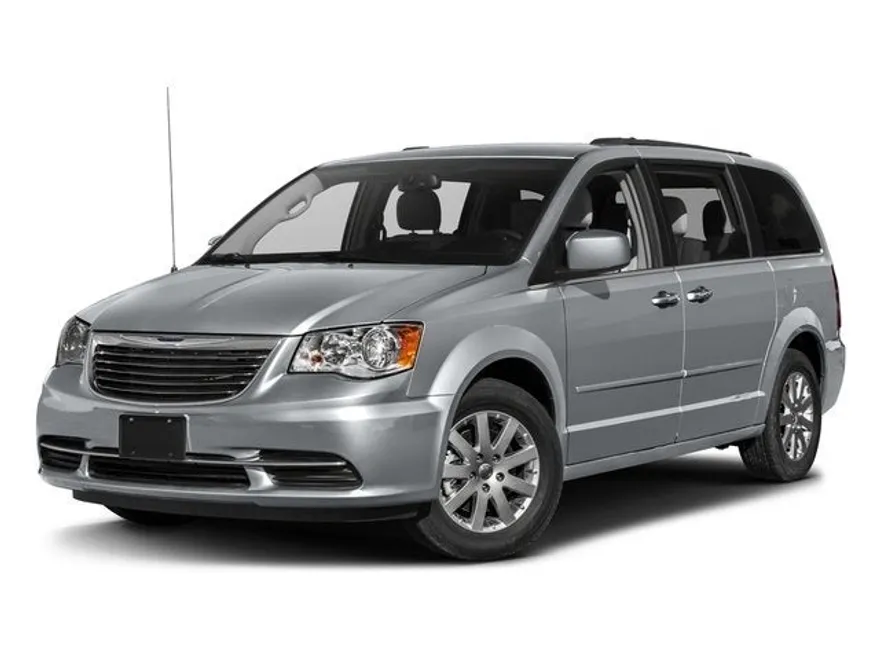 2016 Chrysler Town & Country Touring photo 1