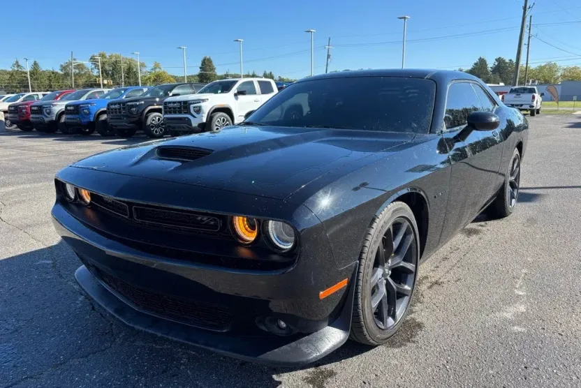 2021 Dodge Challenger R/T photo 1