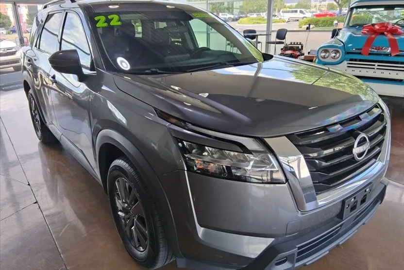2022 Nissan Pathfinder SV photo 1