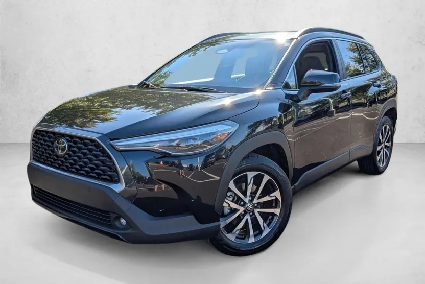 2024 Toyota Corolla Cross XLE photo 1