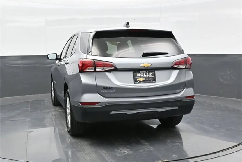 2024 Chevrolet Equinox LT photo 1