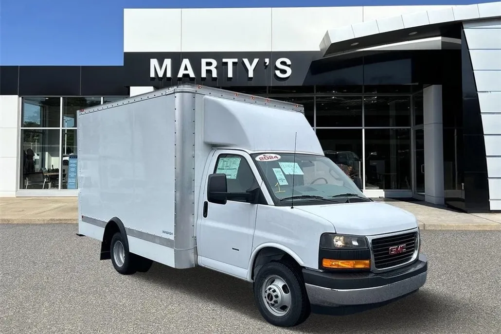2024 Gmc Savana Cutaway 3500 photo 1
