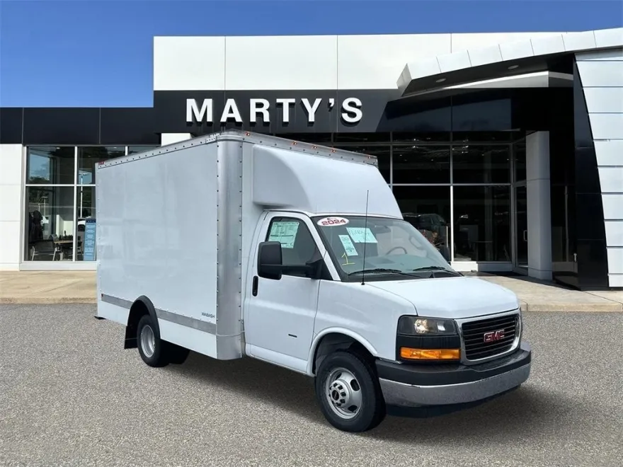2024 Gmc Savana Cutaway 3500 photo 1
