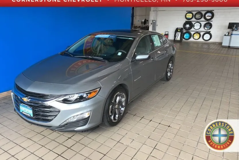 2024 Chevrolet Malibu 1LT photo 1