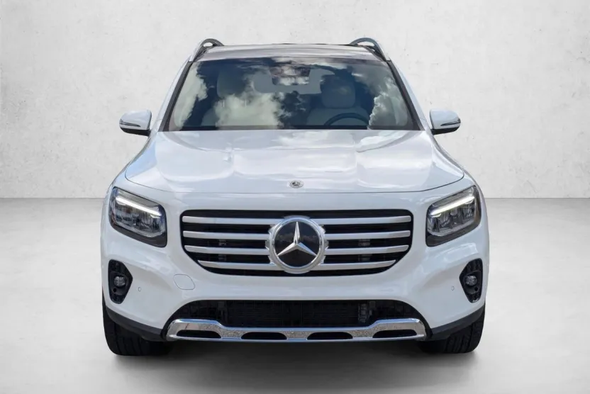 2025 Mercedes Benz GLB 250 photo 1