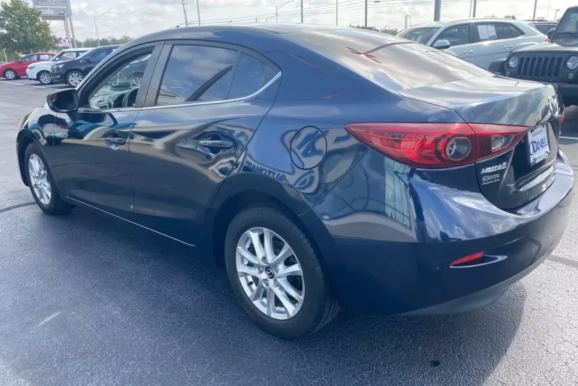 2016 Mazda Mazda3 i Sport Sedan photo 1