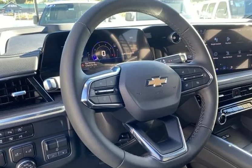 2026 Chevrolet Suburban LT photo 1