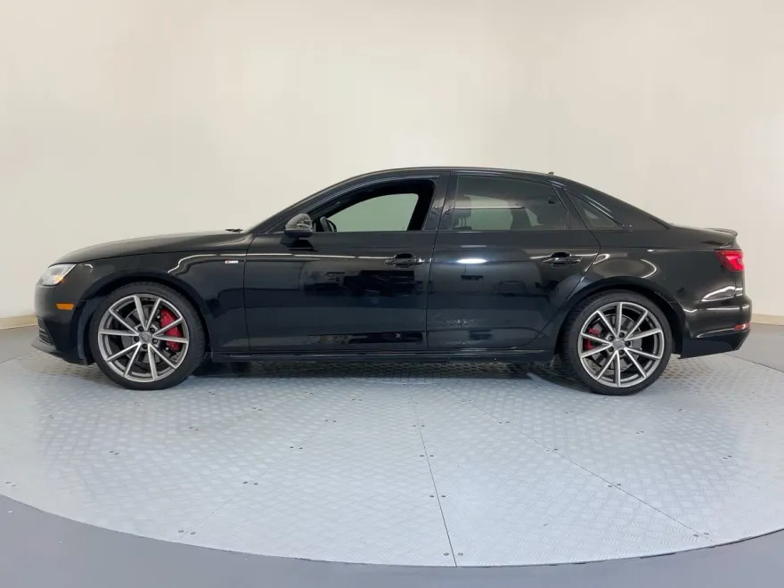 2018 Audi A4 2.0T Premium photo 1