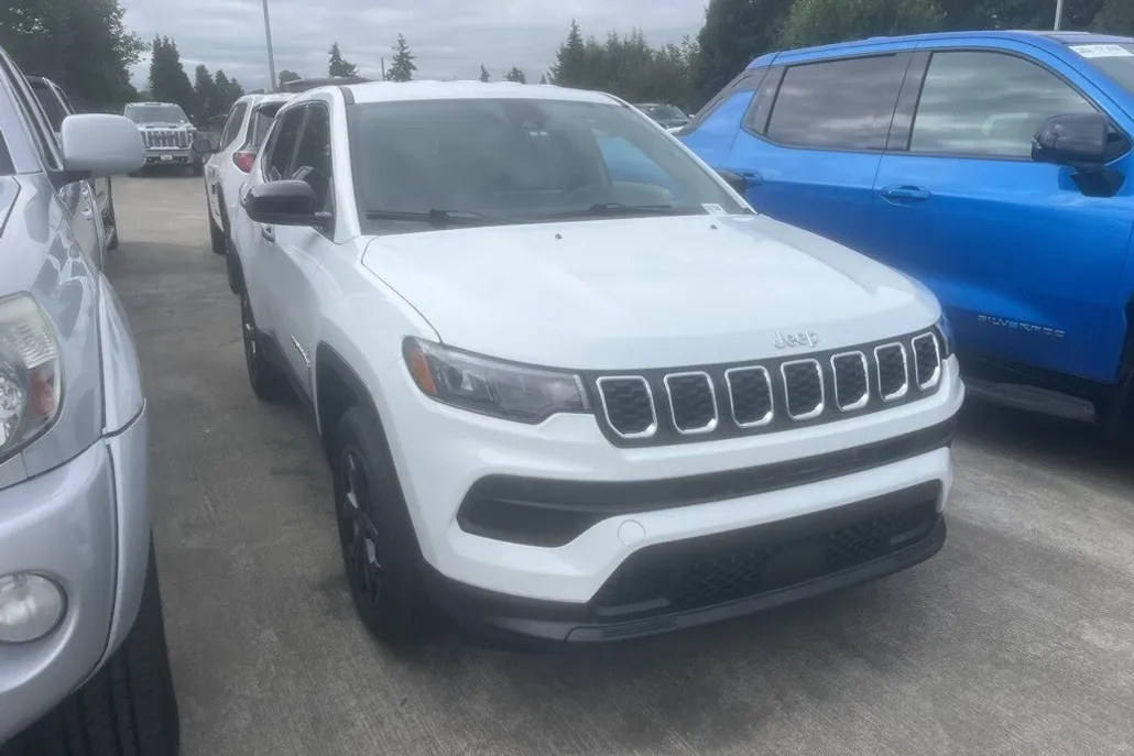 2024 Jeep Compass Sport photo 1
