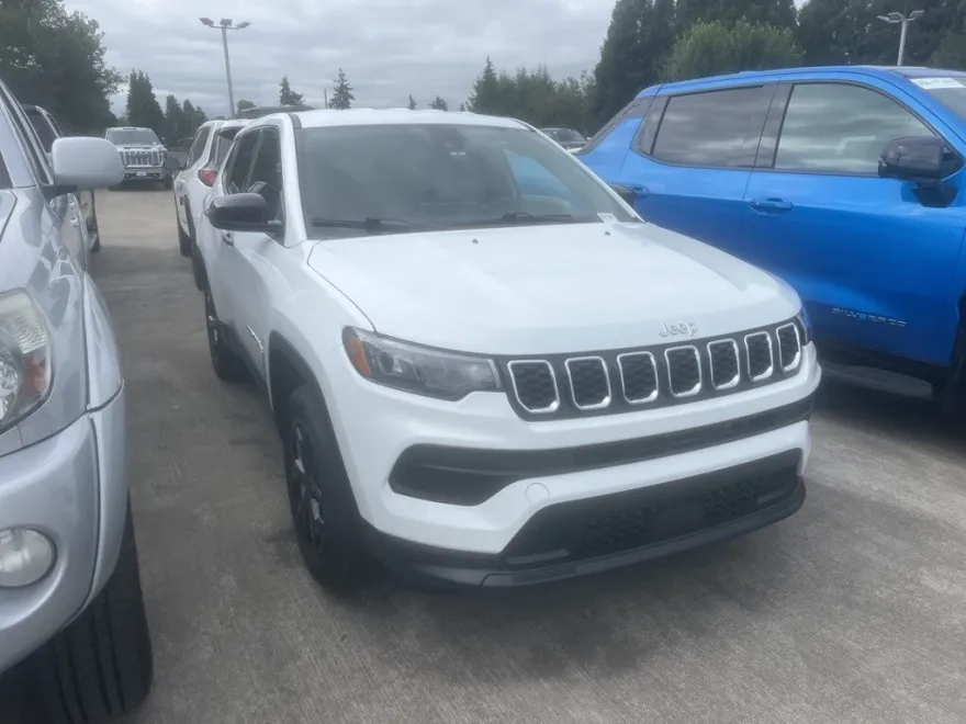 2024 Jeep Compass Sport photo 1