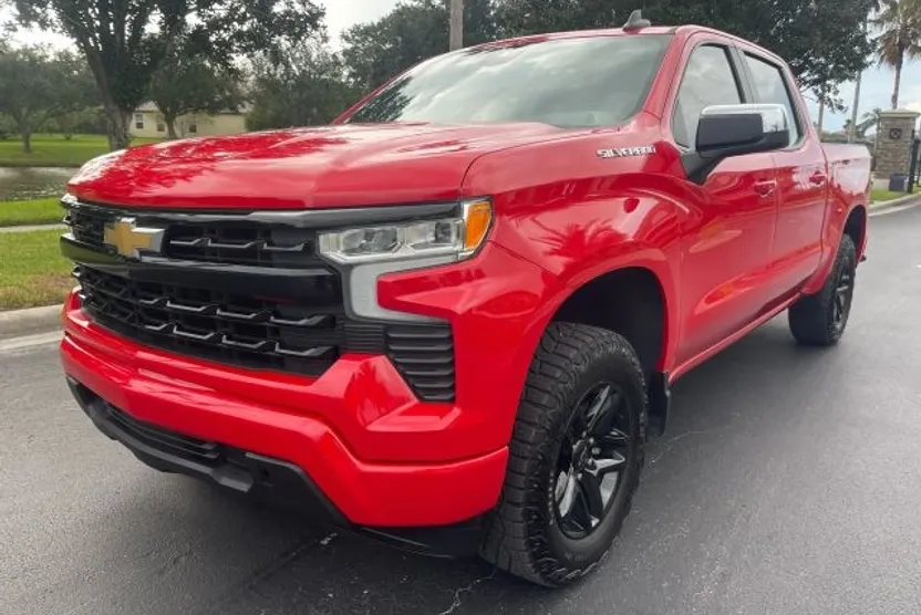 2023 Chevrolet Silverado 1500 LT photo 1