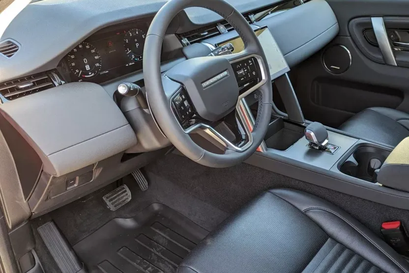 2024 Land Rover Discovery Sport S photo 1