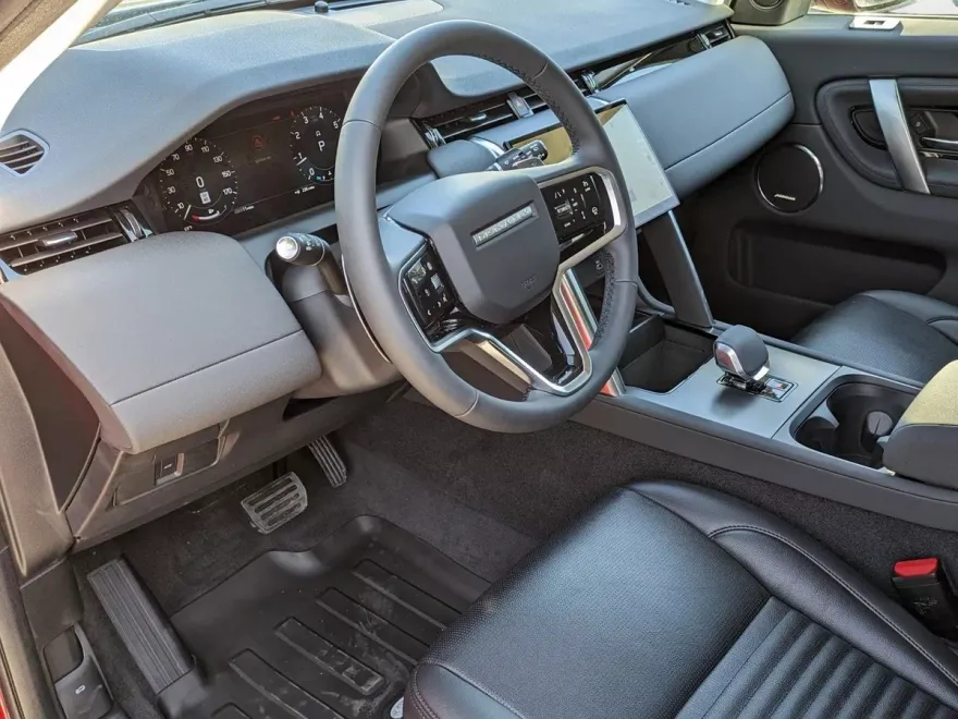 2024 Land Rover Discovery Sport S photo 1