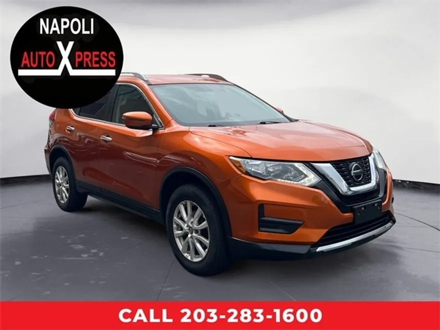 2018 Nissan Rogue SV photo 1
